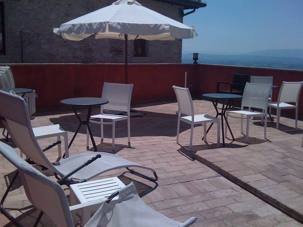 Hotel Alexander Assisi Buitenkant foto
