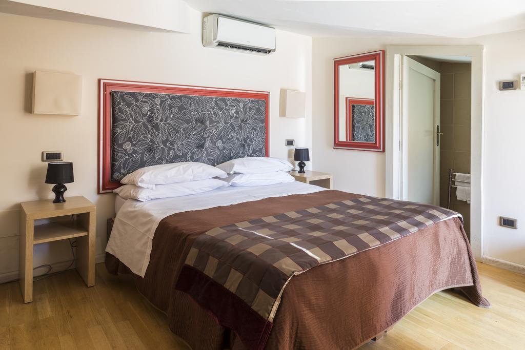 Hotel Alexander Assisi Buitenkant foto
