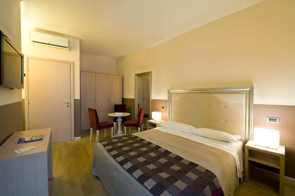 Hotel Alexander Assisi Kamer foto